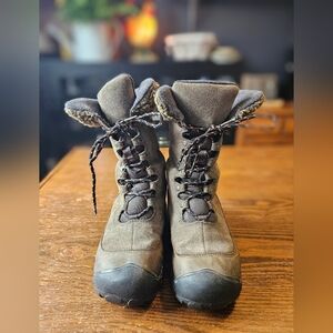Keen Insulated Warm Winter Boots - Black and Green